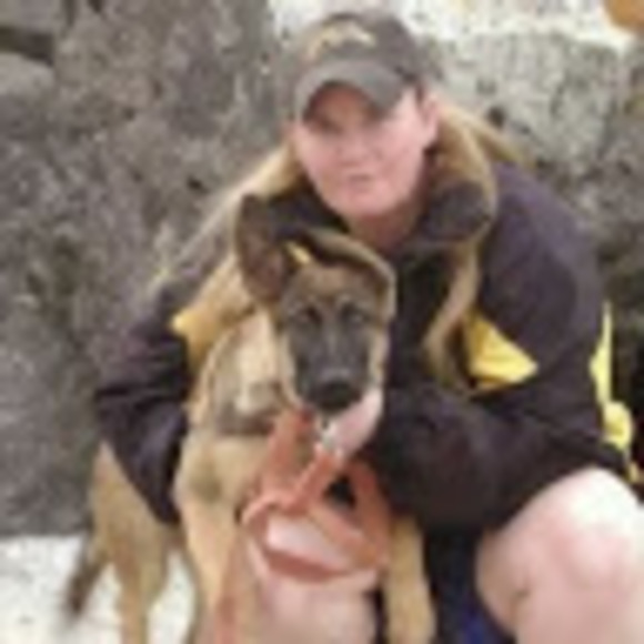 Meet your Posher, Roxy - Picture 1 of 1